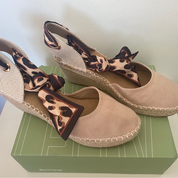 Wedge espadrilles with a leopard print ankle tie - Picture 2 of 8